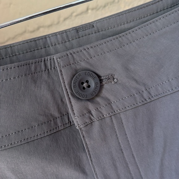 Eddie Bauer shorts gray cargo pocket NWT NEW sz 16 stretch cinder grey - Picture 3 of 7